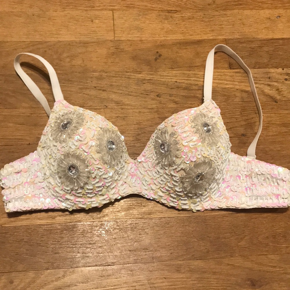 White rave bra
